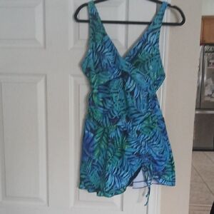 NWT Tropical Leaf Print Women's One Piece Swimsuit